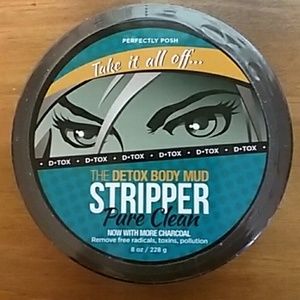 NEW Perfectly Posh Charcoal Detox Body Mudy